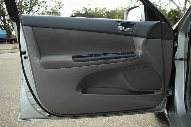 2006 Toyota Camry LE image 10