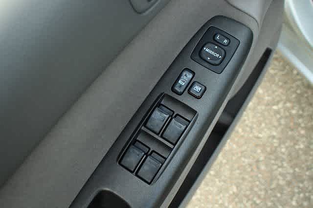 2006 Toyota Camry LE image 11
