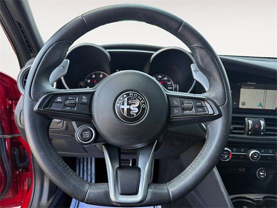2022 Alfa Romeo Giulia Ti Veloce photo 11