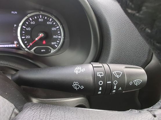 2022 Jeep Renegade Limited photo 9
