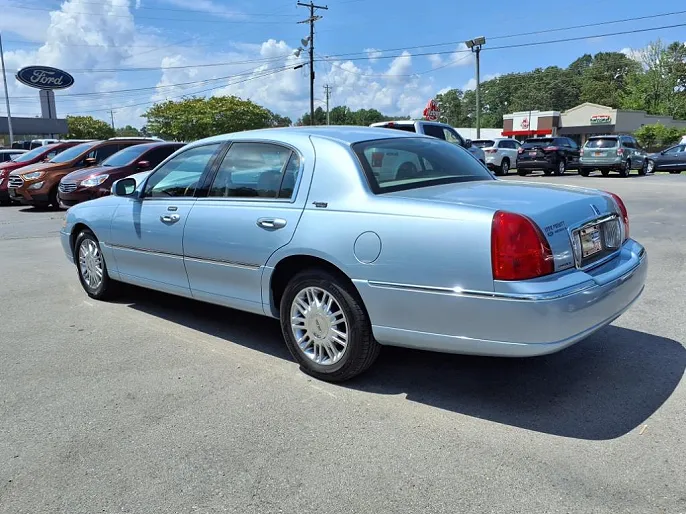2009 Lincoln Town Car