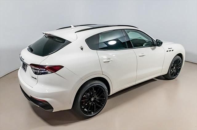 2024 Maserati Levante Modena image 3