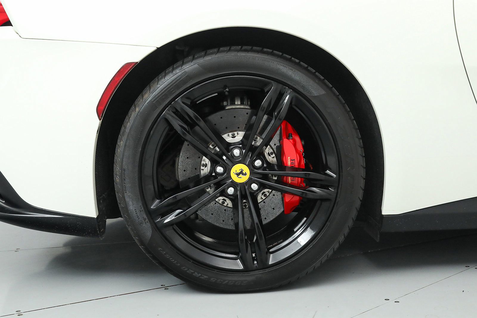 2017 Ferrari GTC4Lusso null image 40