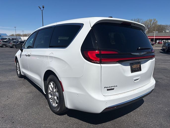 2025 Chrysler Pacifica