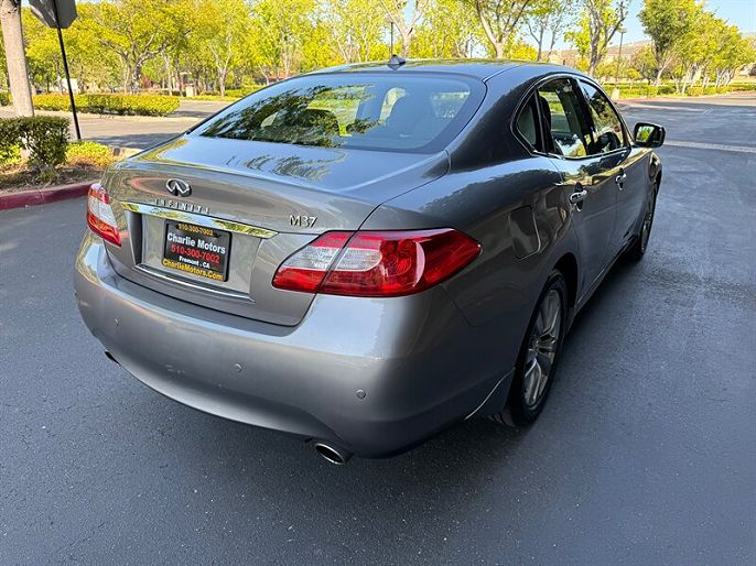 2013 Infiniti M37