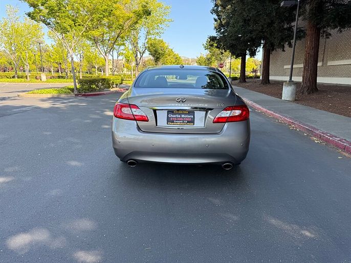 2013 Infiniti M37