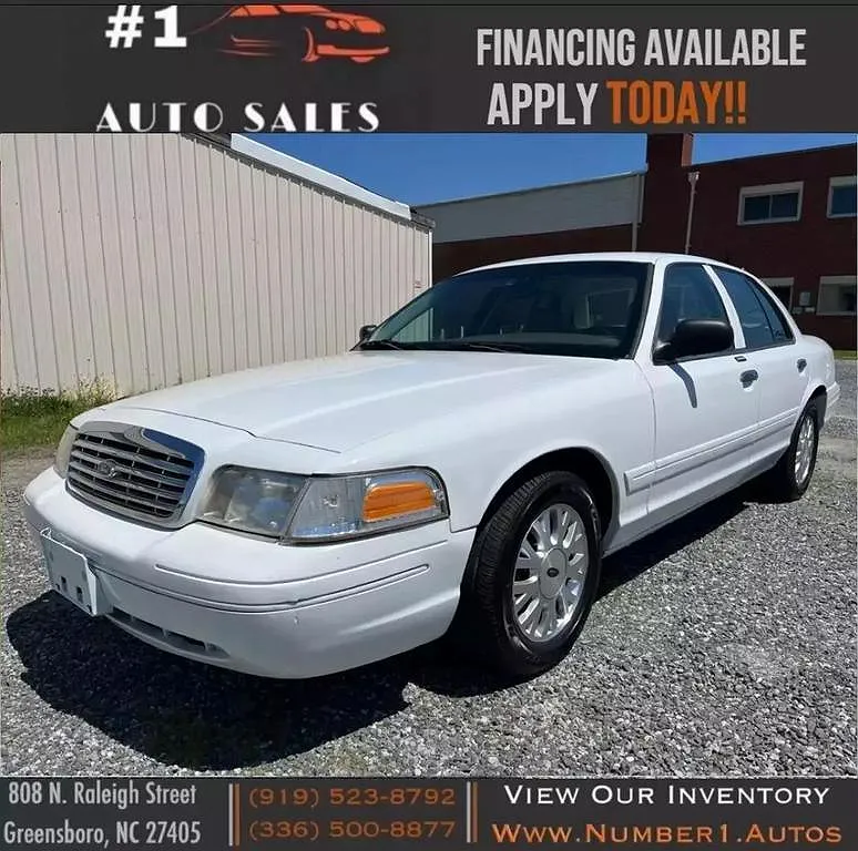 2004 Ford Crown Victoria LX image 0