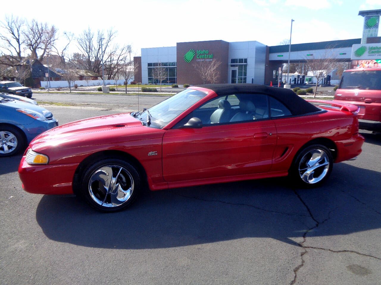 1995 Ford Mustang GT image 2