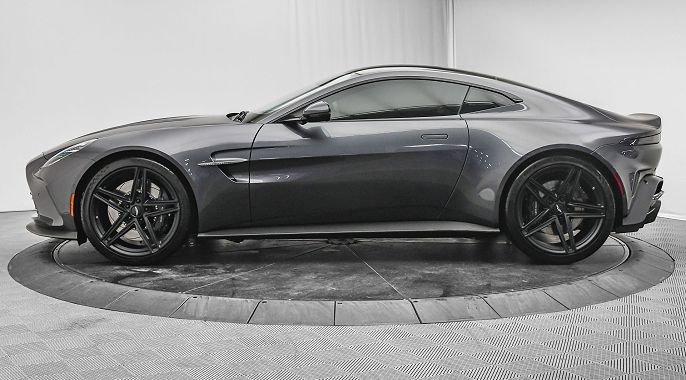 2025 Aston Martin V8 Vantage