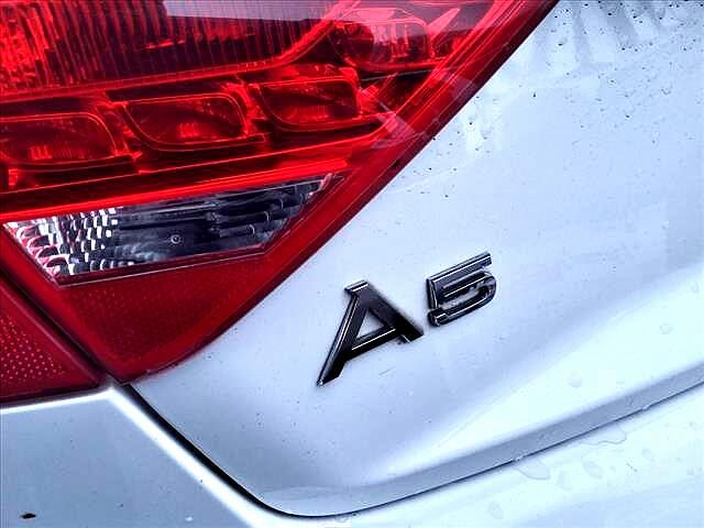 2010 Audi A5 Premium Plus image 4
