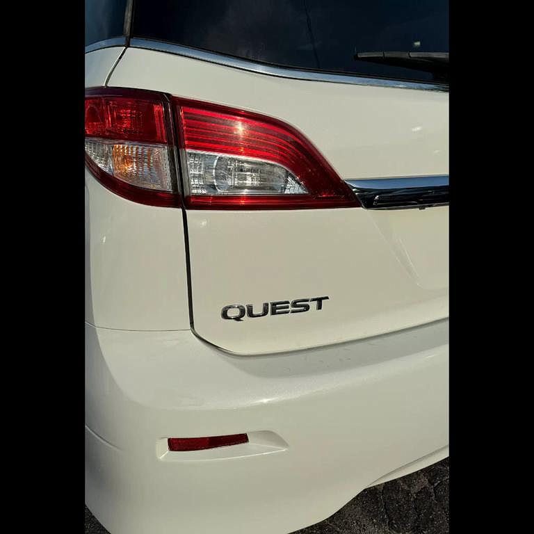 2014 Nissan Quest S image 2