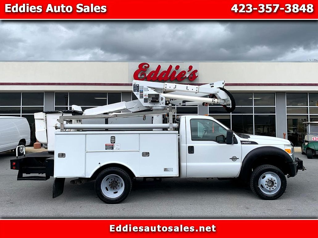 2013 Ford F-550 null image 0