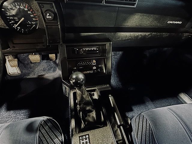 1984 Chevrolet Camaro null image 14