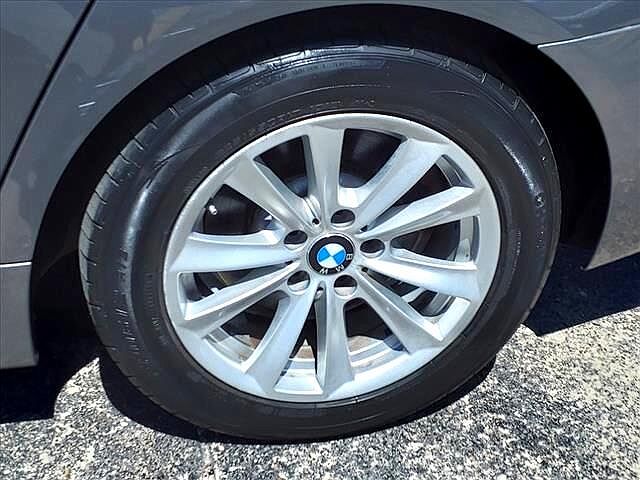 2016 BMW 5 Series 528i image 14