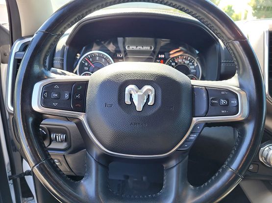2022 Ram 1500 Laramie photo 9