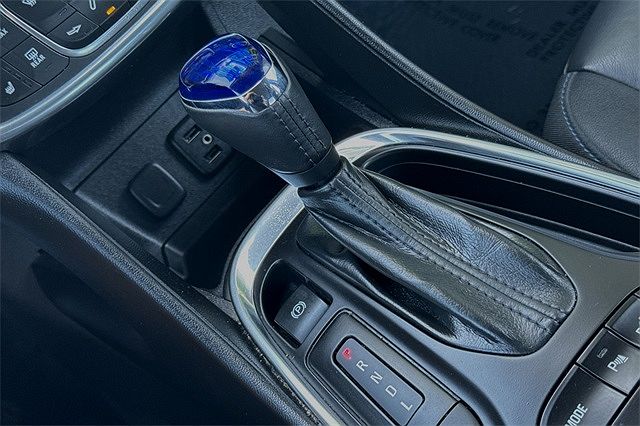 2016 Chevrolet Volt Premier image 30