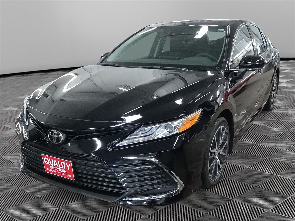 2024 Toyota Camry XLE image 0