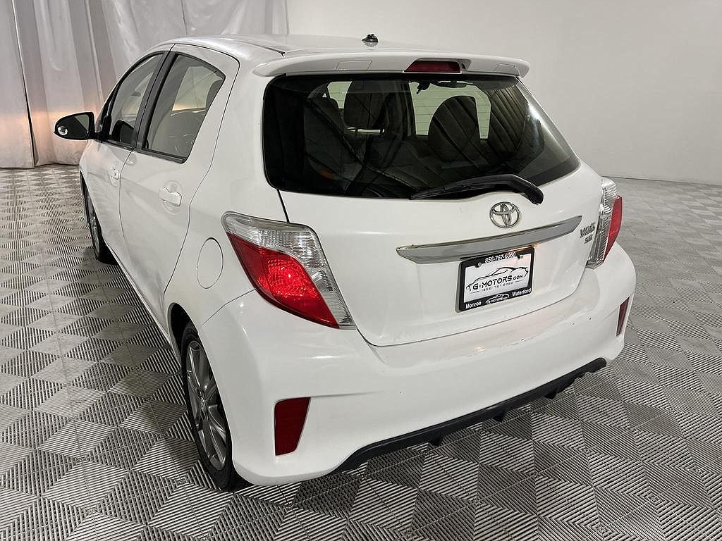 2014 Toyota Yaris SE image 4