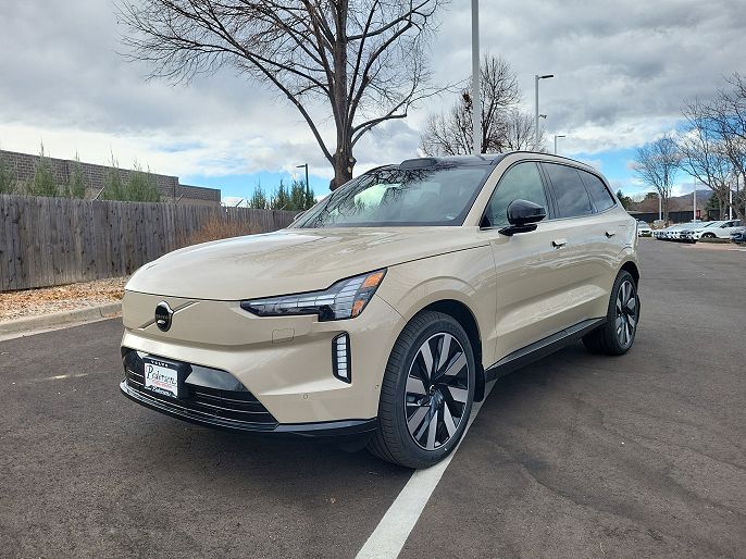 2025 Volvo EX90
