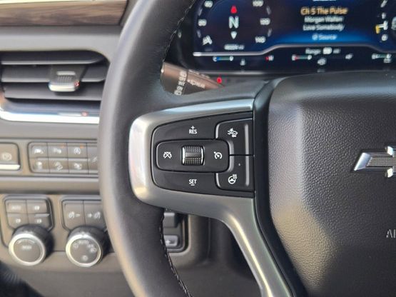 2022 Chevrolet Suburban Z71 photo 10