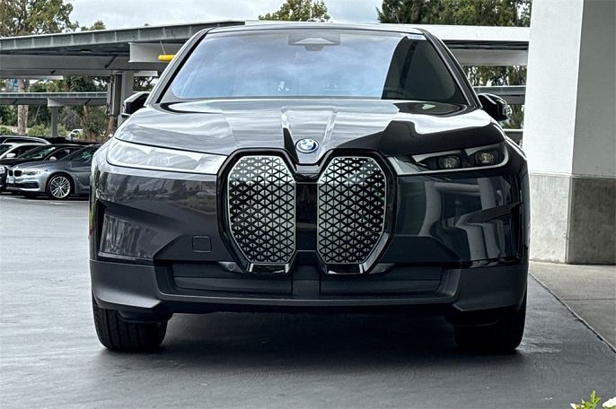 2025 BMW iX