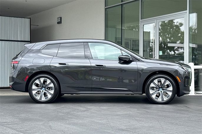 2025 BMW iX