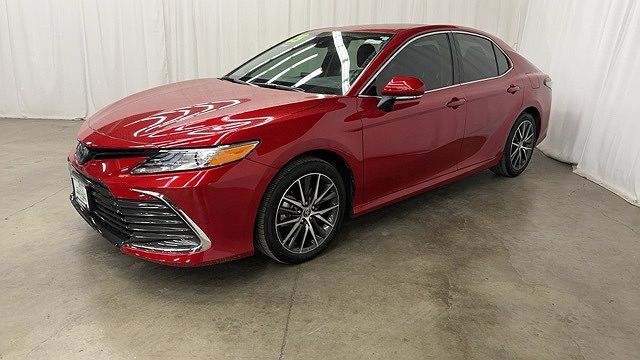 2023 Toyota Camry XLE image 2