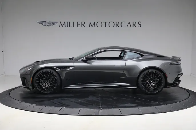 2023 Aston Martin DBS