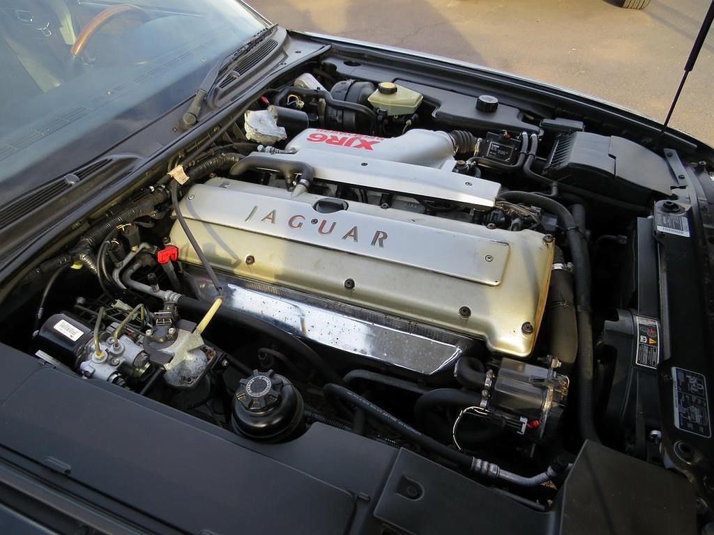 1995 Jaguar XJ XJR image 28