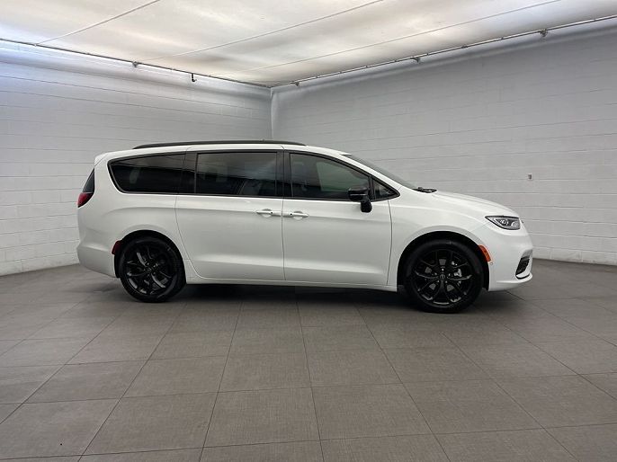 2026 Chrysler Pacifica