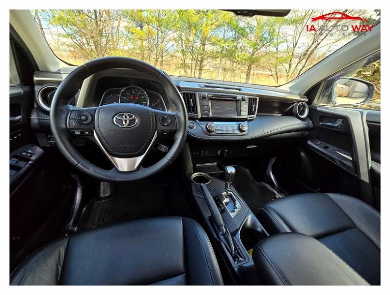 2014 Toyota RAV4 Limited Edition image 7