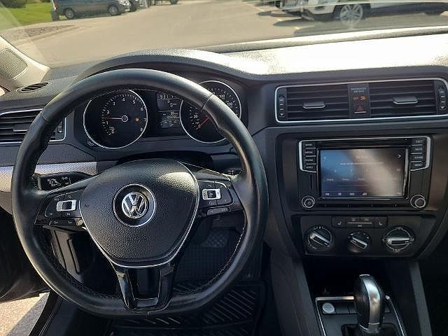 2016 Volkswagen Jetta SE image 16