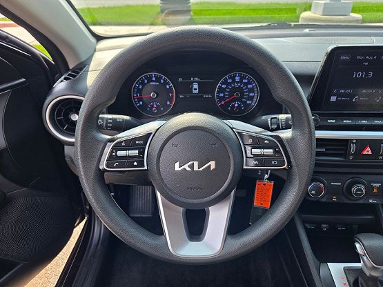2023 Kia Forte LX photo 12