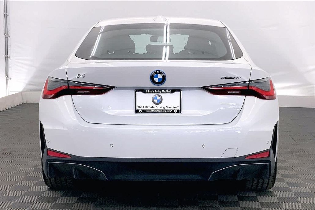 2024 BMW i4 xDrive40 image 4