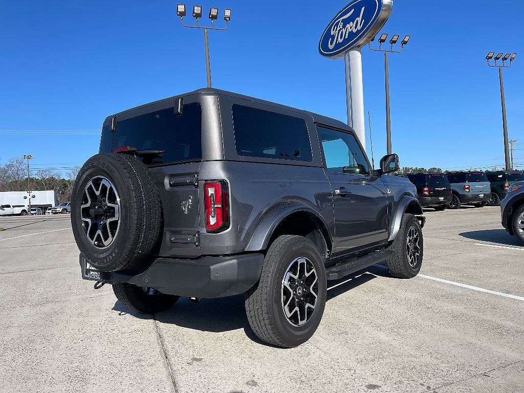 2021 Ford Bronco Outer Banks image 5