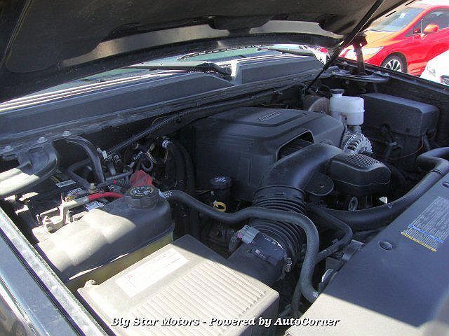 2010 Cadillac Escalade ESV image 31