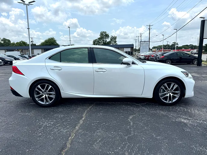 2018 Lexus IS