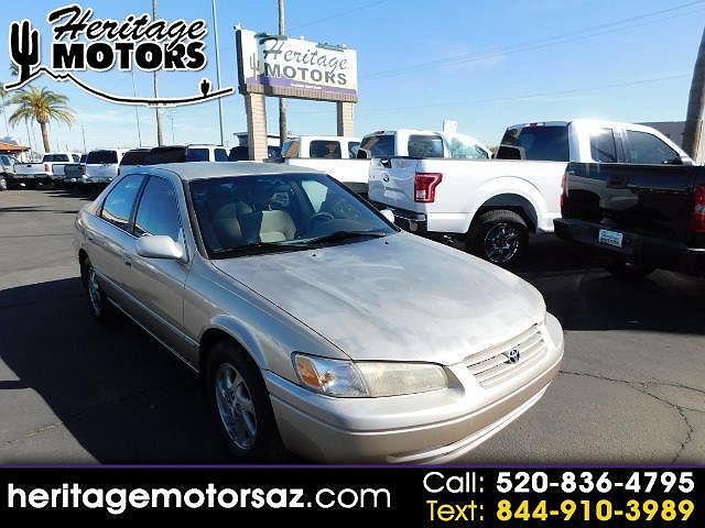 1999 Toyota Camry LE image 0