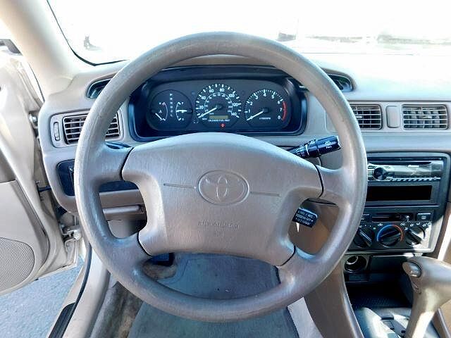 1999 Toyota Camry LE image 15