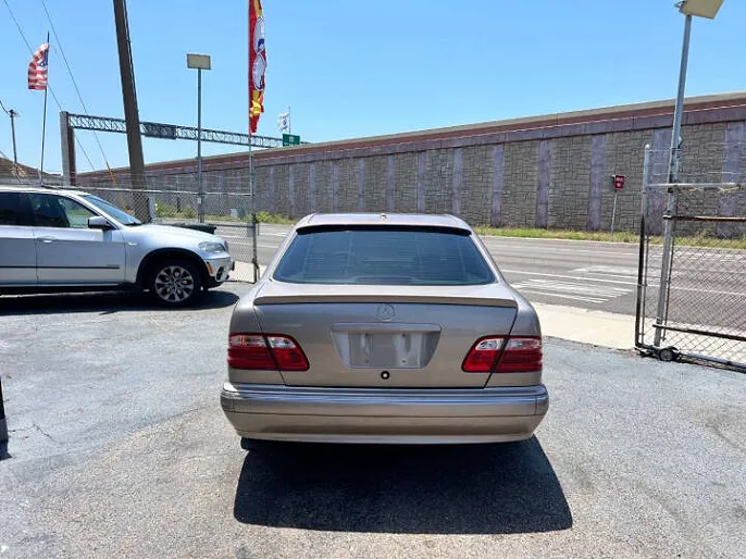 2000 Mercedes-Benz E-Class
