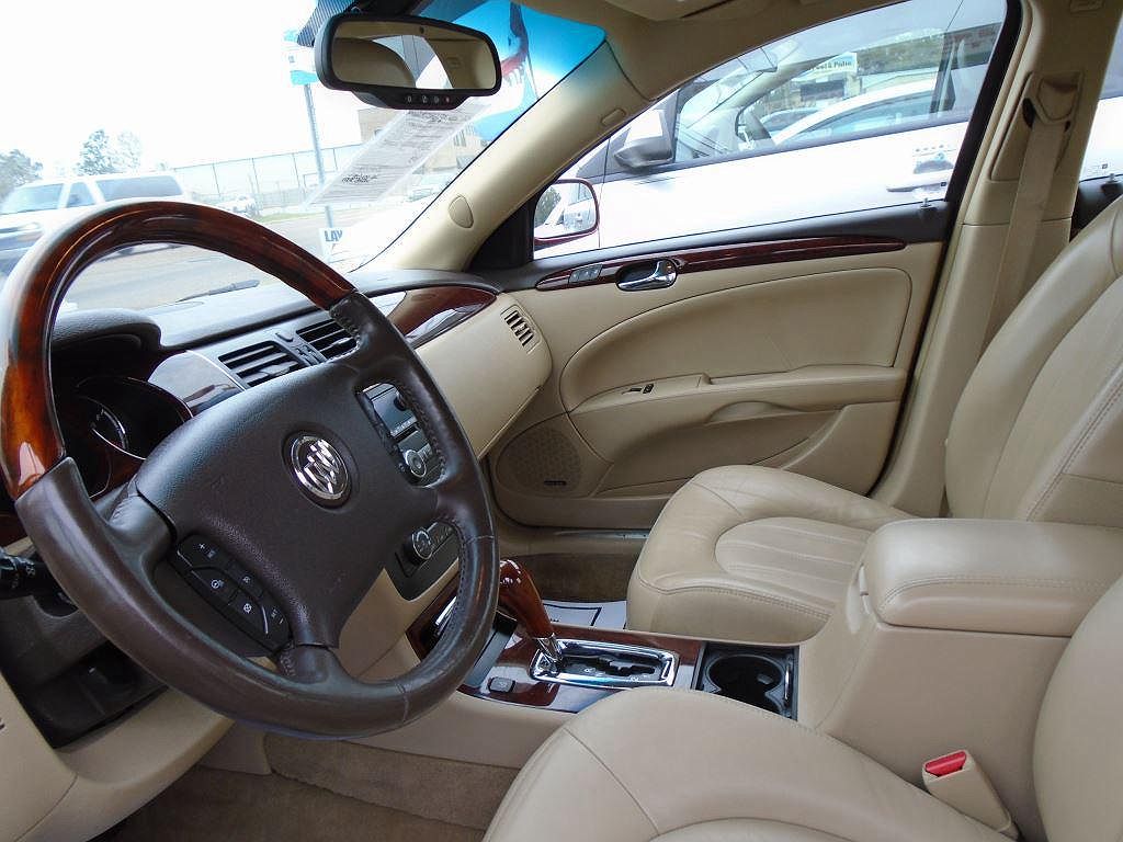 2009 Buick Lucerne CXL image 2