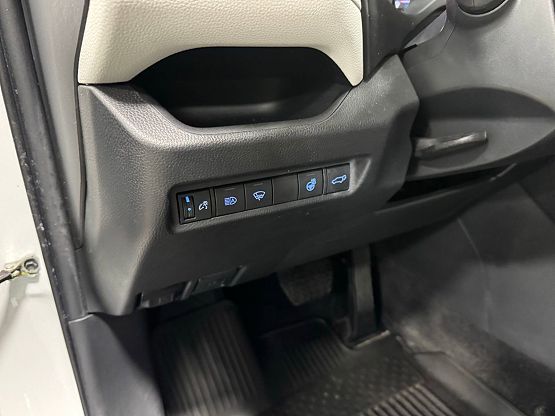 2022 Toyota RAV4 XLE photo 11