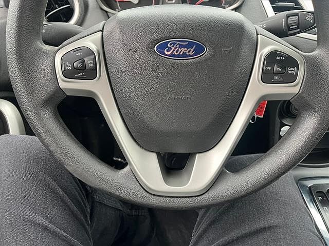 2013 Ford Fiesta SE image 13