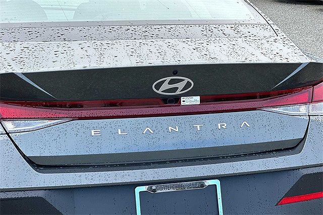 2024 Hyundai Elantra SEL image 5