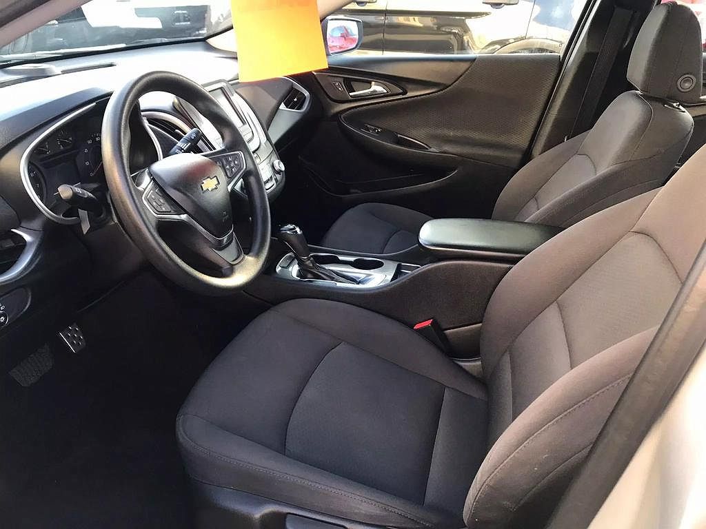 2017 Chevrolet Malibu LS image 2