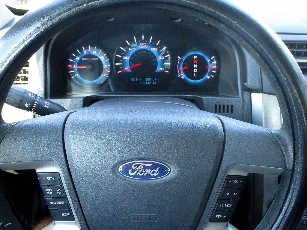 2011 Ford Fusion SE image 4