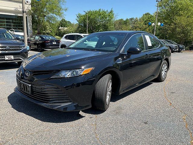 2020 Toyota Camry LE image 2