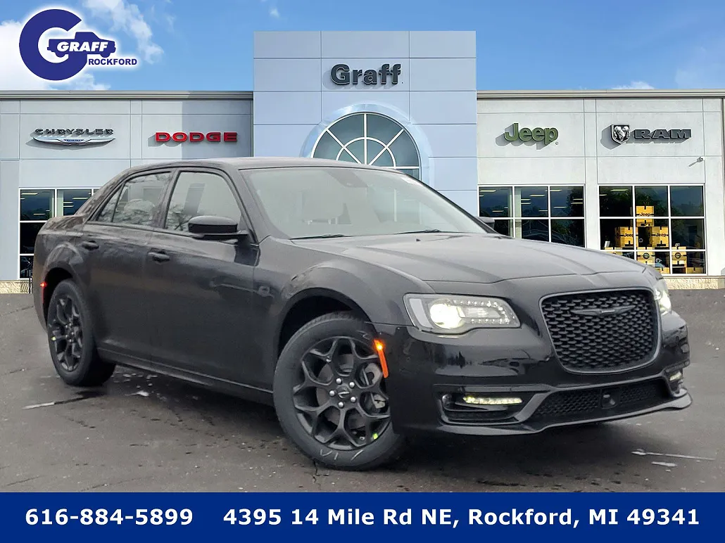 2023 Chrysler 300 Touring image 0