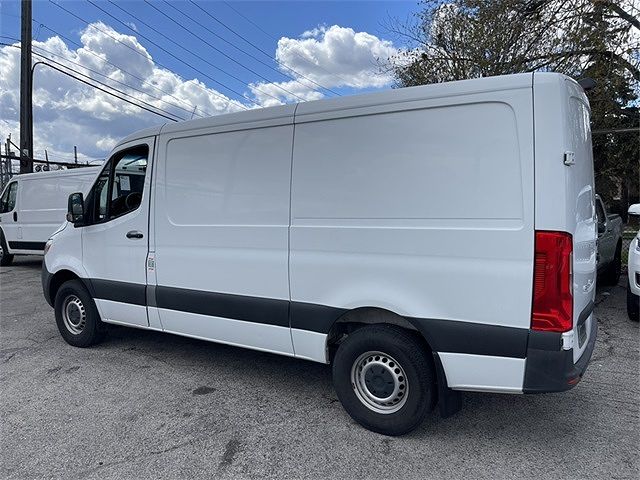 2019 Freightliner Sprinter null image 3