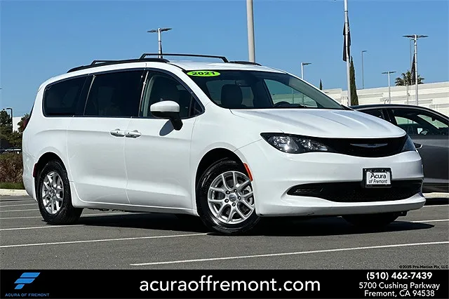 2021 Chrysler Voyager